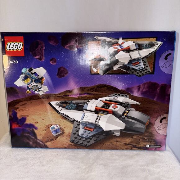 LEGO CITY: Interstellar Spaceship (60430) Space 240 Pcs. Ages 6+ NEW & Sealed - Picture 5 of 5